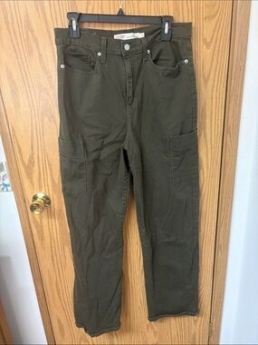 Levi's women’s Dark Olive Cargo Pants